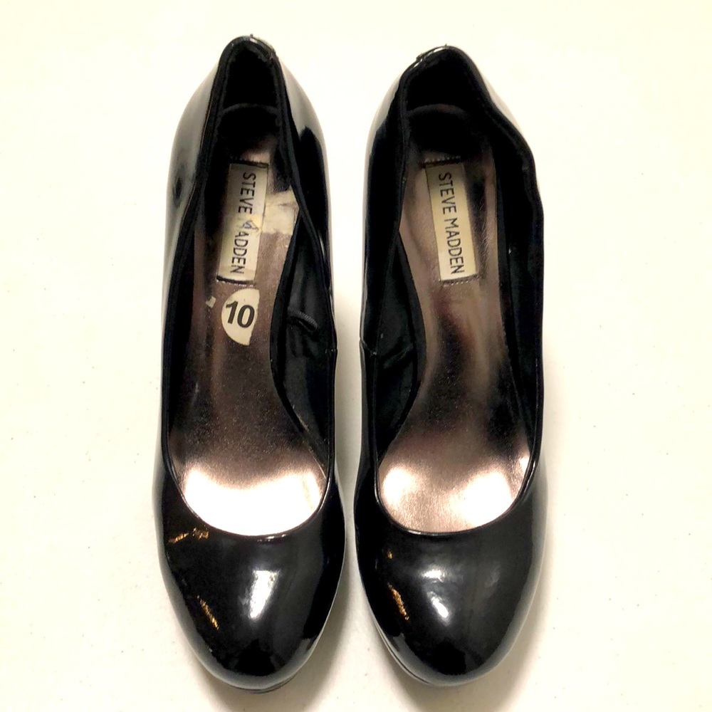 Black high heels, sz10